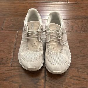 On Cloud 5 Pearl White Size 5.5